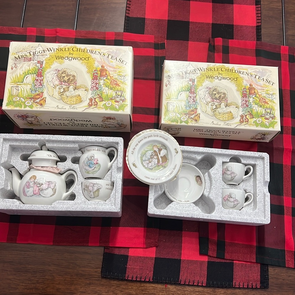 Vintage Wedgwood Mrs. Tiggy Winkle tea set